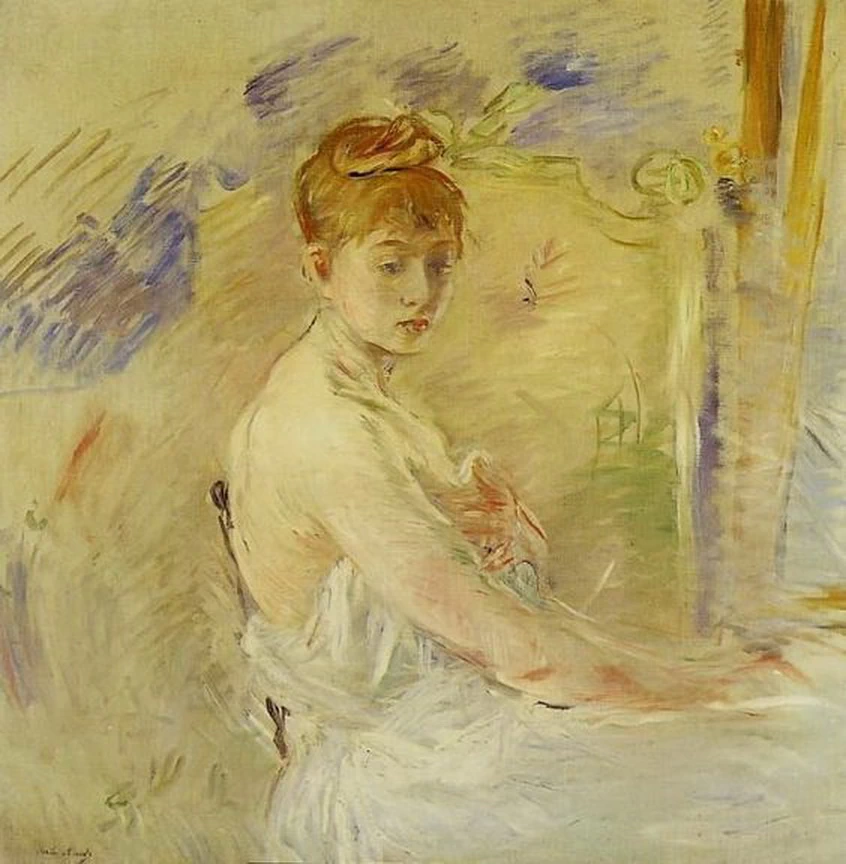 Giovane donna seminuda